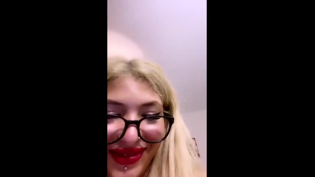 Hellodespina İfşa — Tango İfşa Sarışın Gozluklu Ustsuz